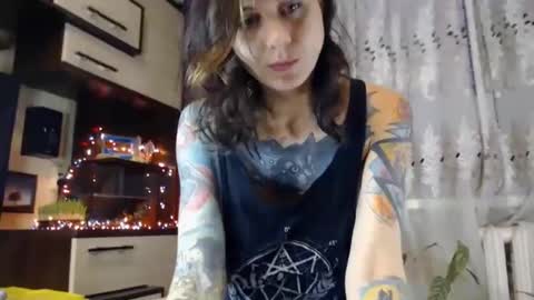 littlehappines online show from February 1, 2025, 5:47 pm