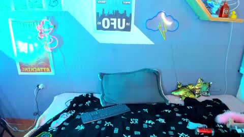 Snapshot of littlelua chatting on February 21, 2025, 2:48 pm Celeste online show from February 21, 2025, 2:48 pm