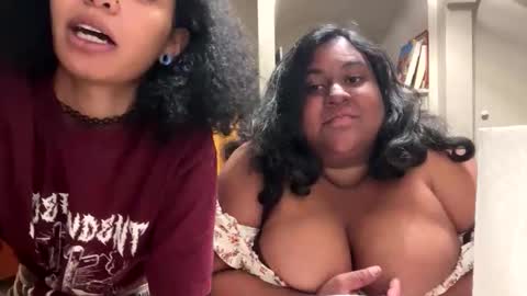 Snapshot of littlemads003 chatting on November 4, 2025, 3:38 am Maddy online show from November 4, 2025, 3:38 am