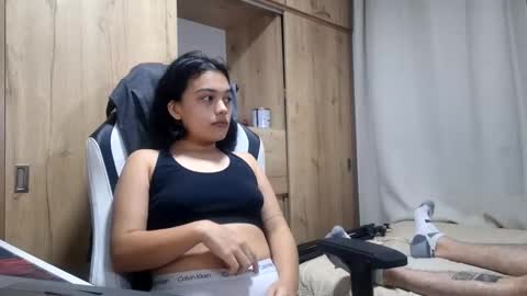 Snapshot of littlemelii chatting on September 18, 2025, 2:35 am Melia online show from September 18, 2025, 2:35 am