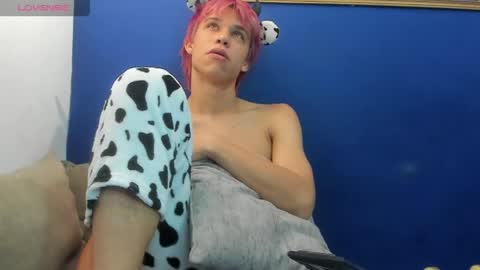 littlement23cm online show from May 30, 2026, 3:58 am