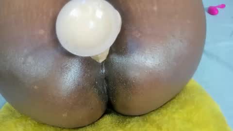 Snapshot of littlemissdirty1 chatting on October 1, 2025, 11:44 pm senga online show from October 1, 2025, 11:44 pm