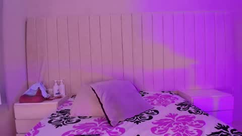 im olivia IG littleolivia01 online show from October 22, 2025, 1:55 pm