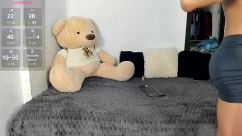 Snapshot of littleparker chatting on October 2, 2025, 12:23 pm PARKER online show from October 2, 2025, 12:23 pm