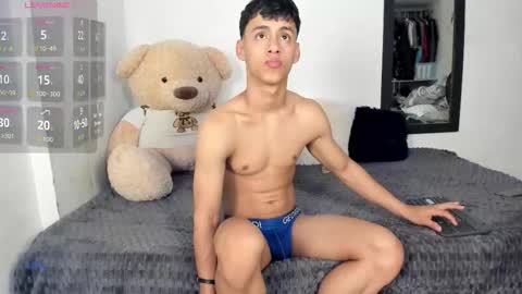 Snapshot of littleparker chatting on October 29, 2025, 12:40 pm PARKER online show from October 29, 2025, 12:40 pm