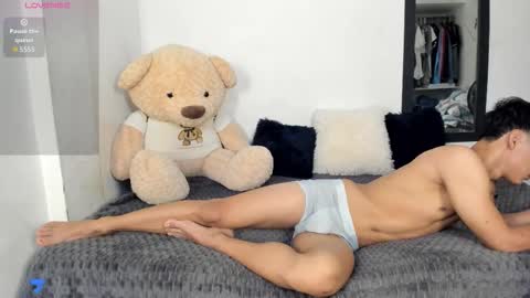 Snapshot of littleparker chatting on October 31, 2025, 12:28 pm PARKER online show from October 31, 2025, 12:28 pm