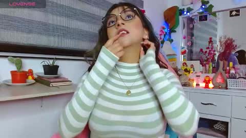 Snapshot of littlerouse_ chatting on January 25, 2025, 2:04 am Ruby Rouse online show from January 25, 2025, 2:04 am