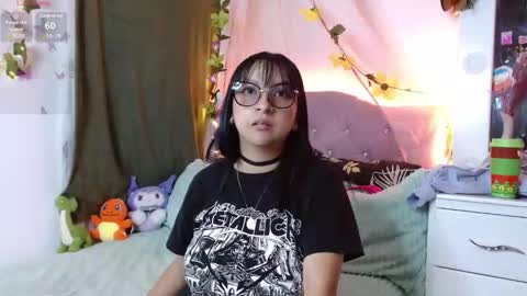 Snapshot of littlerouse_ chatting on February 16, 2025, 12:41 am Ruby Rouse online show from February 16, 2025, 12:41 am