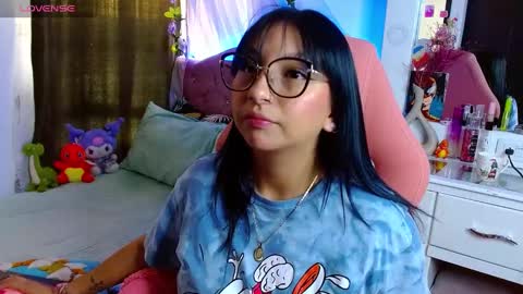Snapshot of littlerouse_ chatting on February 28, 2025, 10:06 pm Ruby Rouse online show from February 28, 2025, 10:06 pm