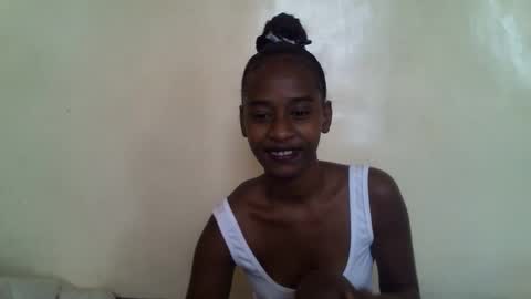 littlesandie online show from November 12, 2025, 6:03 am