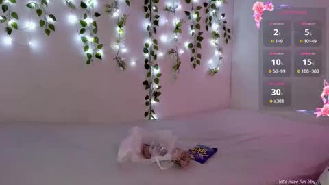 Snapshot of littlesun2216 chatting on September 28, 2025, 12:16 am Moon online show from September 28, 2025, 12:16 am