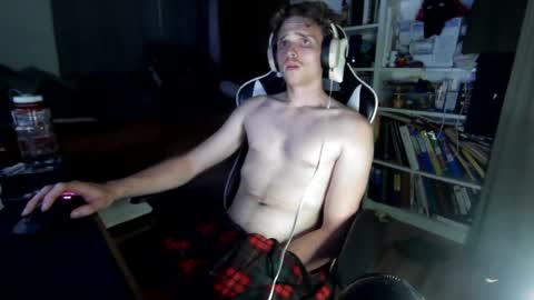 littleswitchb online show from July 14, 2026, 5:12 am