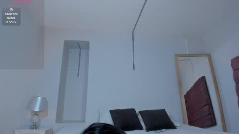 Snapshot of littlevaale chatting on May 8, 2026, 11:04 am littlevaale online show from May 8, 2026, 11:04 am