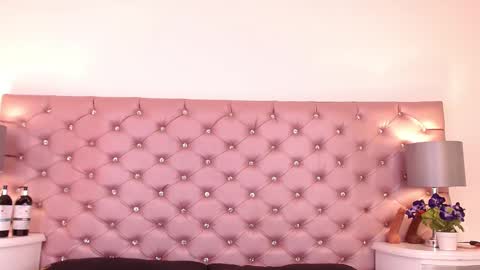 Nicky online show from October 3, 2025, 4:31 am