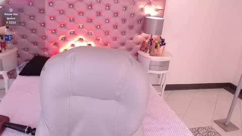 Nicky online show from October 26, 2025, 3:45 am