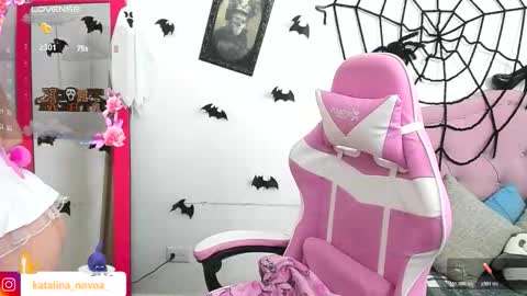 Katalina Novoa. online show from October 30, 2025, 2:02 am