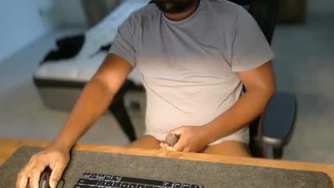 livetribber online show from April 19, 2026, 1:54 pm