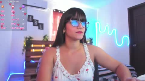 Snapshot of livfabi_ chatting on November 5, 2025, 5:02 pm Livfabi online show from November 5, 2025, 5:02 pm