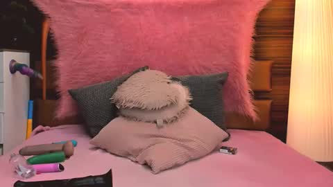 Snapshot of liviahott chatting on February 1, 2026, 7:56 pm Livia and Lucy D online show from February 1, 2026, 7:56 pm