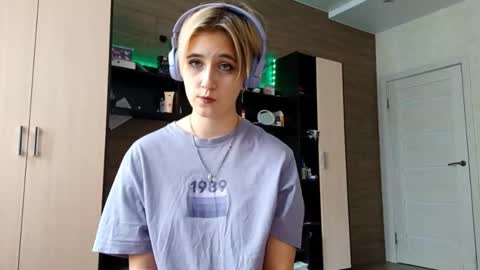 Snapshot of liviastubson chatting on September 9, 2025, 12:05 pm Nora online show from September 9, 2025, 12:05 pm