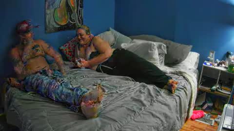 livingpuddle online show from October 10, 2025, 2:43 am