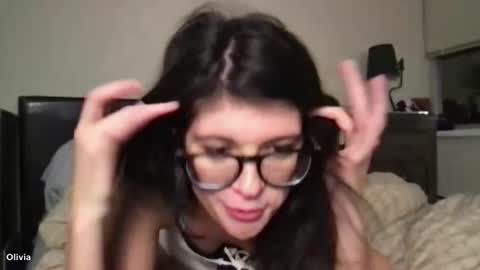 Snapshot of livis_world chatting on November 14, 2025, 12:20 am Liv online show from November 14, 2025, 12:20 am