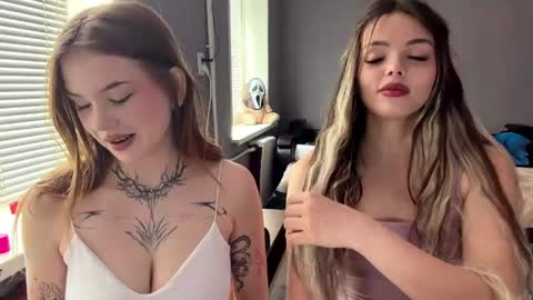 Lara and Lora online show from March 27, 2026, 8:26 am