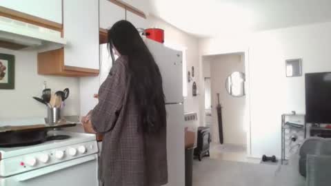 Liv Mirage online show from November 4, 2025, 9:25 pm