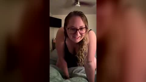 Snapshot of livyourfantasy chatting on June 12, 2026, 2:32 am Liv online show from June 12, 2026, 2:32 am