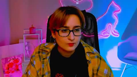 Snapshot of lixeluna chatting on April 19, 2026, 6:24 am LixeLuna online show from April 19, 2026, 6:24 am
