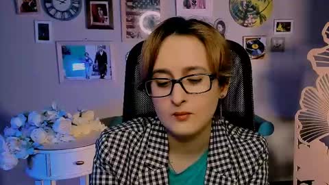 Snapshot of lixeluna chatting on May 25, 2026, 6:30 am LixeLuna online show from May 25, 2026, 6:30 am