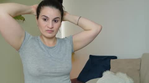 liz online show from November 9, 2025, 1:42 pm