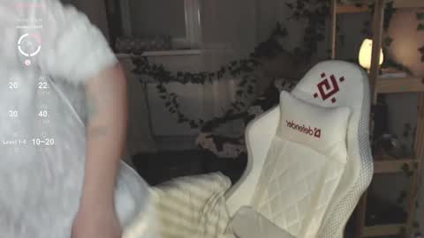 Snapshot of liza_wet chatting on December 9, 2024, 3:40 am Liza Wet online show from December 9, 2024, 3:40 am