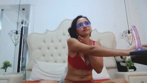 lizANDjuan online show from January 6, 2025, 9:32 pm