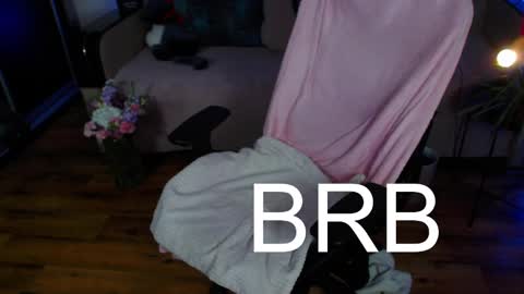 LIzaSwan online show from February 19, 2025, 7:06 am