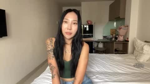 Lizz online show from November 12, 2025, 8:15 am