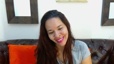 L I Z  E T H   online show from December 21, 2025, 9:11 pm