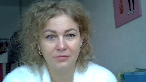 Snapshot of lizy_frau chatting on November 17, 2025, 9:04 am lizy_frau online show from November 17, 2025, 9:04 am