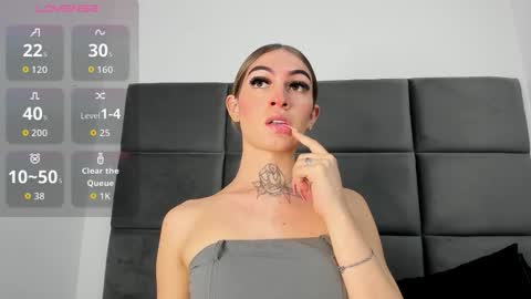 lizz_luna online show from September 27, 2025, 2:44 pm