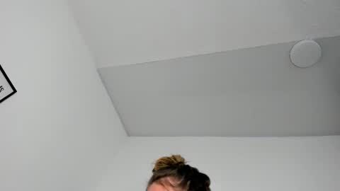 lizz_luna online show from October 21, 2025, 3:35 pm