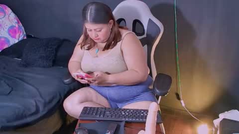 Snapshot of lizz_milf chatting on September 19, 2025, 6:59 am lizz_milf online show from September 19, 2025, 6:59 am