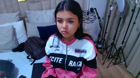 Lizz  online show from October 18, 2025, 11:44 am