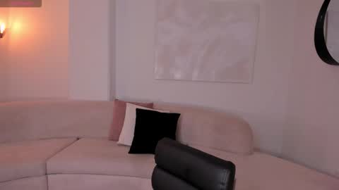 Lizz online show from October 19, 2025, 11:16 pm