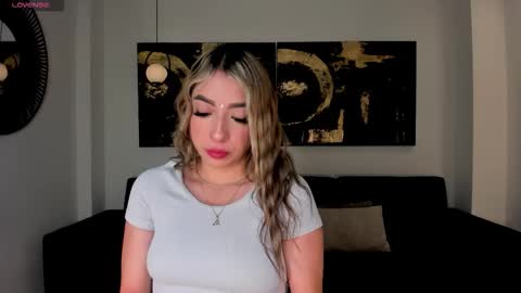 Lizz online show from November 8, 2025, 7:34 pm