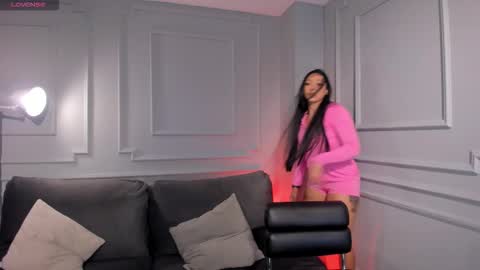 Lizzi  online show from October 4, 2025, 1:42 pm