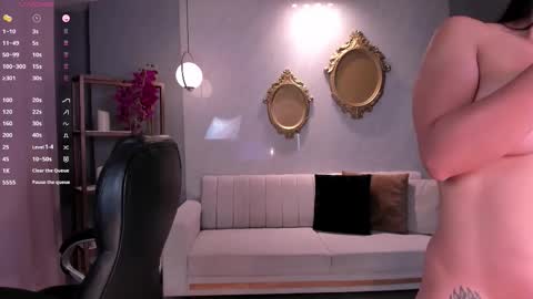 Lizzi  online show from October 23, 2025, 9:13 pm