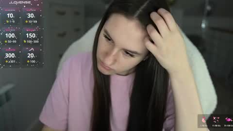 Lizi-Fox online show from December 19, 2025, 9:38 am