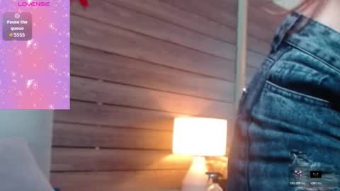 Lizzie online show from November 15, 2025, 4:21 am