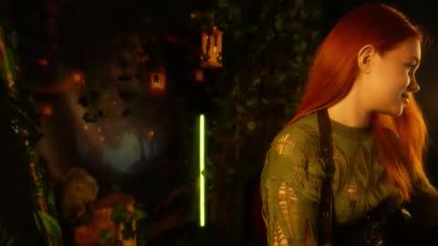 Snapshot of lizzie_gallen chatting on October 19, 2025, 8:42 pm Elizabeth online show from October 19, 2025, 8:42 pm