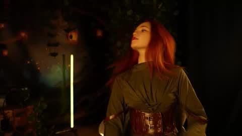 Snapshot of lizzie_gallen chatting on November 5, 2025, 8:31 pm Elizabeth online show from November 5, 2025, 8:31 pm